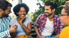 दोस्तों के साथ समय बिताने के कारण गर्लफ्रेंड को होती है जलन? ऐसे निभाएं दोस्ती दोनों रिश्ते में नहीं आएगी कड़वाहट