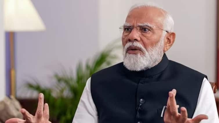 Prime Minister Narendra Modi assured about whooping gain in Stock Market after 4 June results in a Interview पीएम मोदी ने शेयर बाजार में जबरदस्त तेजी का भरोसा जताकर कहा- 4 जून के नतीजों के बाद सेंसेक्स झूमेगा