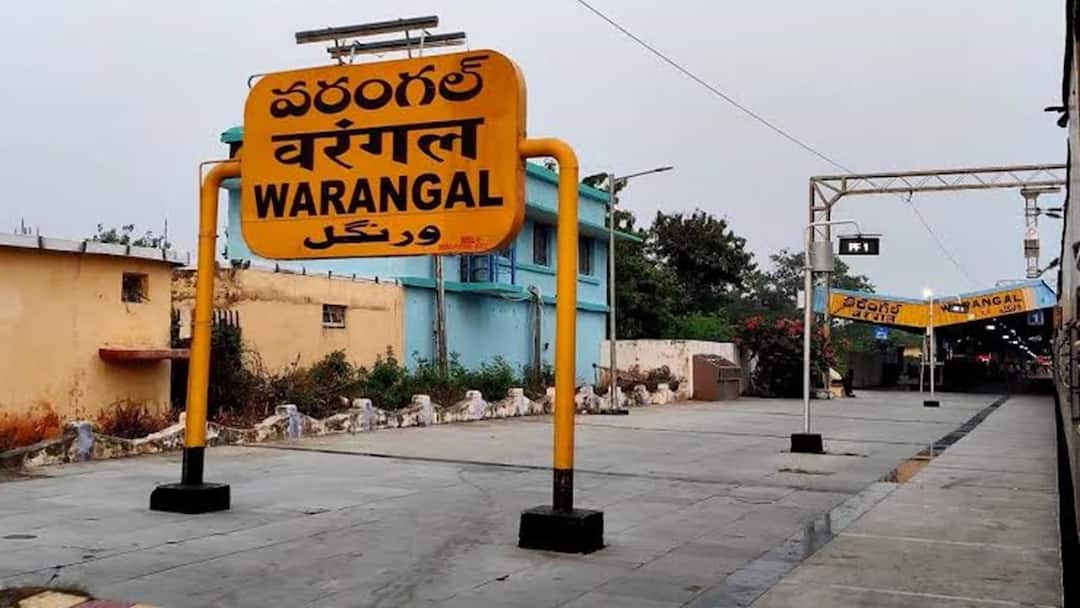 Warangal News: వరంగల్లో బ్రేకులు పడ్డ కారు కదులుతుందా? లేక కాంగ్రెస్ హవానా? Warangal loksabha seat triangle competition who will win congres BRS or BJP Warangal News: వరంగల్లో బ్రేకులు పడ్డ కారు కదులుతుందా? లేక కాంగ్రెస్ హవానా?