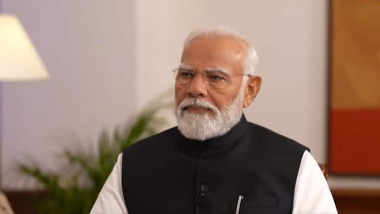 PM Modi lauds Enforcement Directorate, claims '97 per cent cases are against those not involved in politics' EDની કાર્યવાહી પર PM મોદીએ કહ્યુ- 'કેટલા વિપક્ષના નેતા જેલમાં છે, મને કોઇ જણાવતું નથી...'