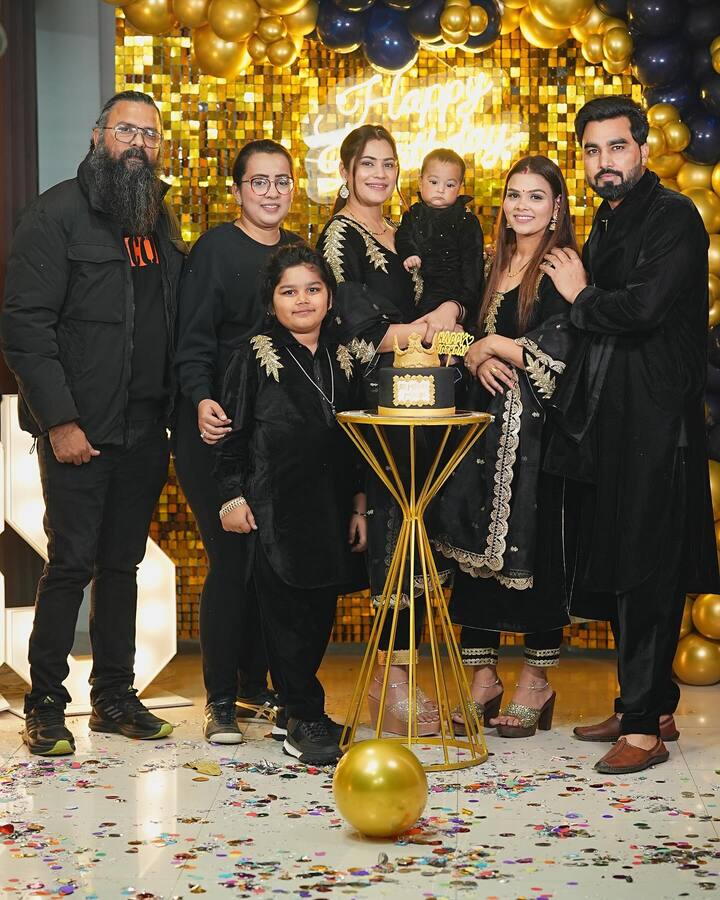 यूट्यूबर या नवीन मुलीसोबत जिममध्ये घाम गाळताना दिसतो, तो बाहेर जाऊन खूप कंटेंट शूट करतो. कधी तो फिटनेस रील बनवतो तर कधी तो रोमँटिक होताना दिसतो.