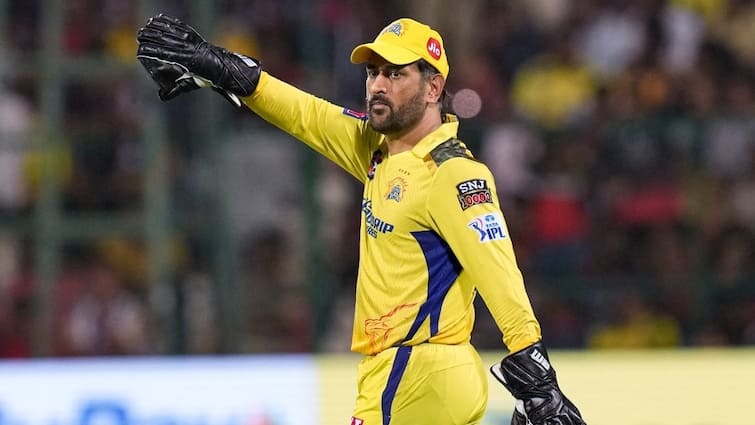 MS Dhoni Creates History Against Mumbai Indians CSK vs MI IPL 2024 Latest Sports News MS Dhoni ने मुंबई इंडियंस के खिलाफ रचा इतिहास, ऐसा करने वाले बन गए विश्व के पहले क्रिकेटर