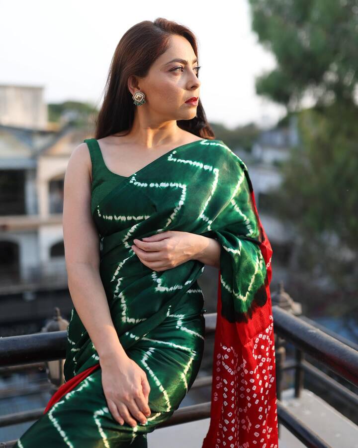 चाहते देखील अभिनेत्रीच्या सौंदर्याचं कौतुक करत आहेत.