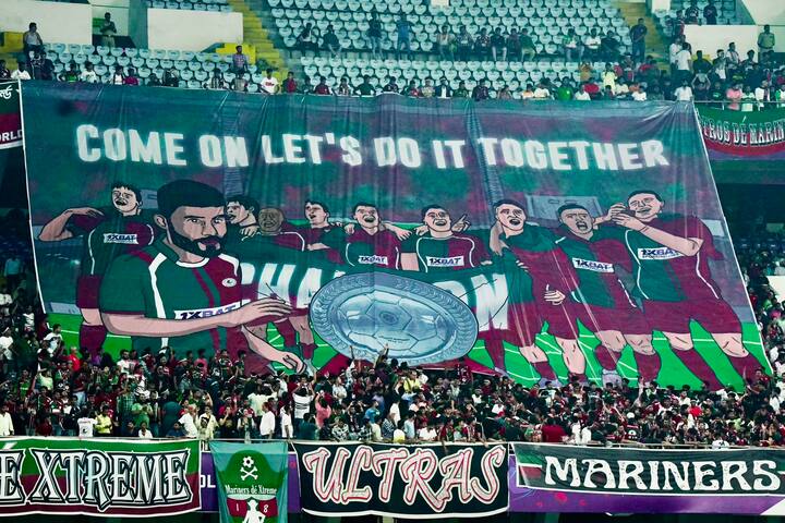 আইএসএলে সোমবারের আগে পর্যন্ত আটবার মুখোমুখি হয়েছিল দুই দল। তার মধ্যে ছবারই জিতেছে মুম্বই সিটি এফসি। দুটি ম্যাচ ড্র হয়েছে। সবুজ-মেরুন জনতা দোলাচলে ছিল, রেকর্ড বদলে কি যুবভারতী স্টেডিয়ামে মুম্বই সিটি এফসিকে হারাতে পারবে প্রিয় দল? এই ম্য়াচের ফলাফলের ওপরই যে দাঁড়িয়ে লিগশিল্ডের ভবিষ্যৎ!