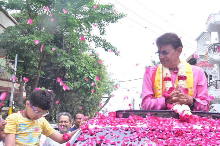 तर रणबीर कपूर प्रभू रामाच्या भूमिकेत दिसेल. राजकारणात एन्ट्री केल्यानंतर अरुण गोविल अभिनयक्षेत्राला अलविदा करणार असल्याचं म्हटलं जात आहे.
