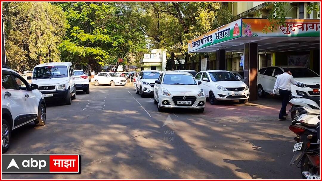 Bhandara : निवडणूक कर्तव्यात गैरहजर राहणाऱ्या कर्मचाऱ्यावर गुन्हा दाखल, आठवडाभरातील दुसरी कारवाई Bhandara Election commission action case was registered against an employee who was absent from election duty the second action in a week Bhandara : निवडणूक कर्तव्यात गैरहजर राहणाऱ्या कर्मचाऱ्यावर गुन्हा दाखल, आठवडाभरातील दुसरी कारवाई