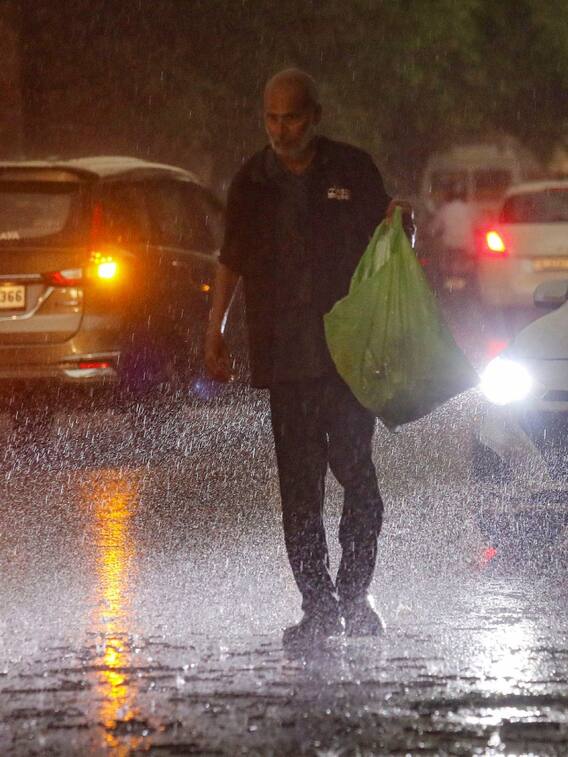 दिल्ली में गर्मी से राहत, बारिश का येलो अलर्ट जारी