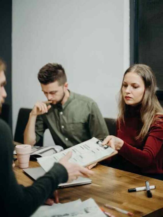 क्या इस्तीफा देने के बाद दोबारा नौकरी पा सकता है सरकारी अफसर?