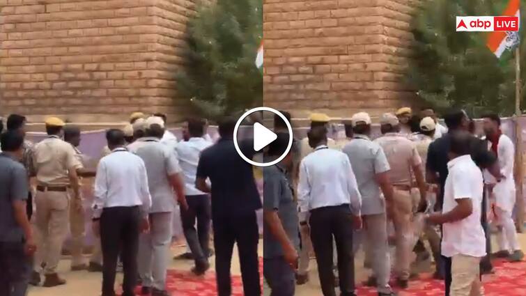 Rajasthan Lok Sabha Election 2024 Clash between NSUI leaders and police in Priyanka Gandhi Jalore public meeting Video Viral ANN Watch: प्रियंका गांधी की रैली में VIP गेट से एंट्री लेना NSUI नेता को पड़ा भारी, पुलिस ने धक्का देकर किया बाहर