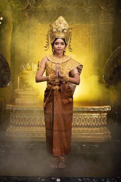 Devayani Khobragade: సంప్రదాయ దుస్తుల్లో భారతీయ దౌత్యవేత్త - 'ఖైమర్ అప్సర'గా దేవయాని ఖోబ్రోగాడే