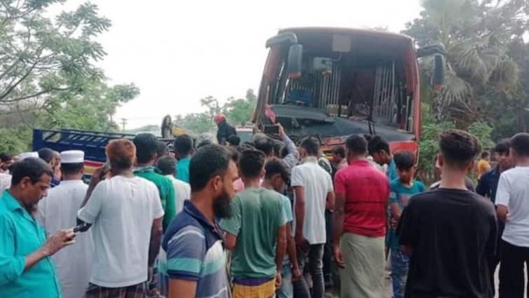 Bangladesh: 5 Of Circle of relatives Amongst 13 Lifeless In Bus-Pickup Truck Collision On Dhaka-Khulna Freeway