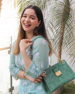 Traditional Outfit: सारा तेंदुलकर के पास हैं बेस्ट ट्रेडिशनल लुक्स, उनसे ले सकती हैं स्टाइलिंग टिप्स