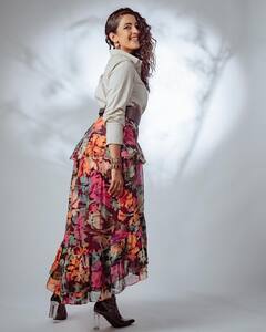 Niharika Konidela Photos: నిహారిక కొణిదెల స్టన్నింగ్‌ లుక్‌ - ఫ్లోరల్‌ స్కట్‌, కాలర్‌ షర్ట్‌లో మెగా డాటర్ స్టైలిష్‌ ఫోజులు చూశారా?