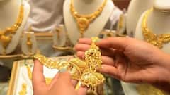 புதிய உச்சம்.. ரூ.55 ஆயிரத்தை நெருங்கிய தங்கம்.. சவரனுக்கு ரூ.640 உயர்வு!