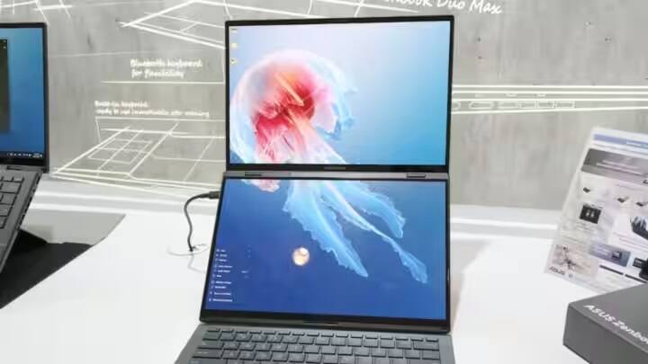 કંપનીએ આ લેપટોપમાં 75Wની બેટરી આપી છે. કંપનીનો દાવો છે કે બંને સ્ક્રીન પર સતત કામ કર્યા પછી પણ યુઝર્સને આ લેપટોપમાં દસ કલાકથી વધુનો બેકઅપ મળશે. આ બેટરી 65W ફાસ્ટ ચાર્જિંગ સપોર્ટ સાથે પણ આવે છે.