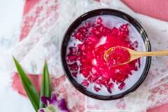 Pomegranate Benefits: अनार की मदद से पाएं ग्लोइंग स्किन, दाग धब्बे और पिंपल्स से मिलेगा छुटकारा