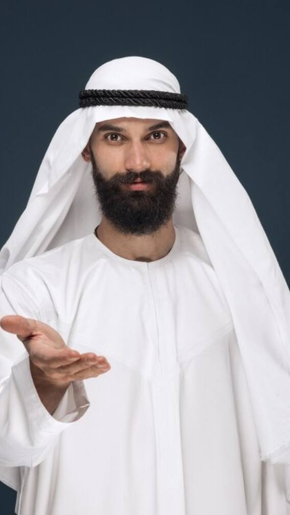 सऊदी अरब के लोग गमछे पर ये क्या बांधते हैं?