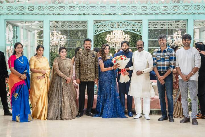 கவிஞர் வைரமுத்து தனது மகன்கள் மதன் கார்க்கி மற்றும் கபிலன் வைரமுத்து மற்றும் குடும்பத்துடன் வந்திருந்தார்.