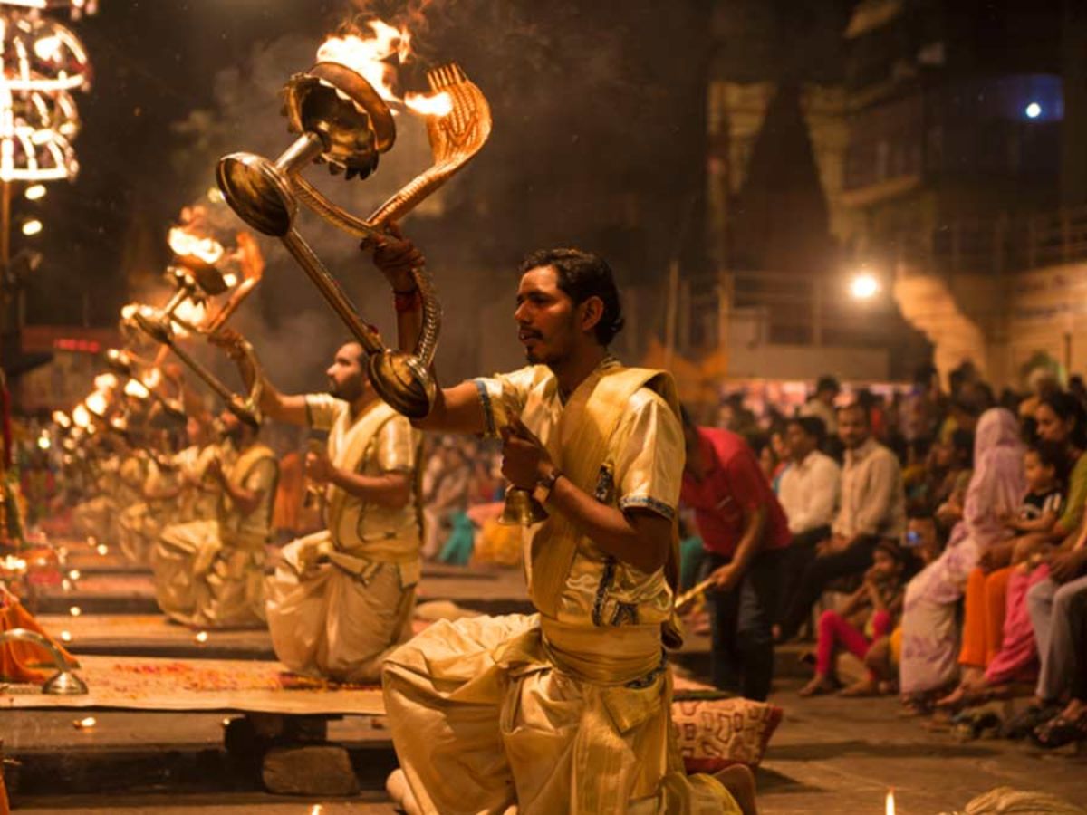 Travel : जय श्रीराम! अयोध्या ते काशी 5 प्रमुख तीर्थक्षेत्रांना भेट द्या, भारतीय रेल्वेकडून पुण्य मिळवण्याची संधी! स्वस्तात टूर पॅकेज पाहा