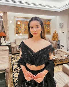 Traditional Outfit: सारा तेंदुलकर के पास हैं बेस्ट ट्रेडिशनल लुक्स, उनसे ले सकती हैं स्टाइलिंग टिप्स