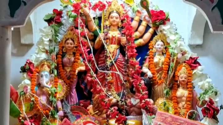 শাস্ত্র বলে, কুমারী পুজোর সূচনার পিছনে রয়েছে একটি গল্প। কোলাসুরকে বধ করে অশুভের নাশ করেছিলেন ময়ামাহা।  পুরাণে কথিত আছে, কোলাসুর এক মহা দোর্দণ্ডপ্রতাপ অসুর।