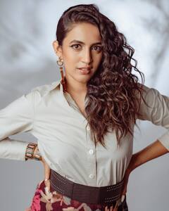 Niharika Konidela Photos: నిహారిక కొణిదెల స్టన్నింగ్‌ లుక్‌ - ఫ్లోరల్‌ స్కట్‌, కాలర్‌ షర్ట్‌లో మెగా డాటర్ స్టైలిష్‌ ఫోజులు చూశారా?