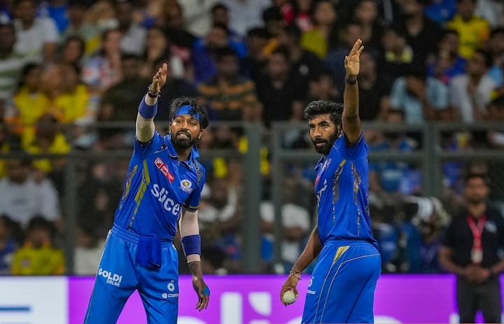 তারপরই হার্দিকের একটি মন্তব্য় নিয়ে জলঘোলা হচ্ছে।