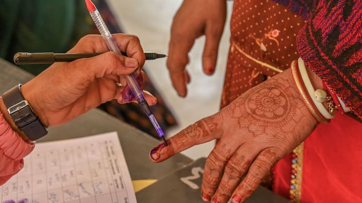 Lok Sabha Election 2024 1st Phase Polling April 19 State-wise Schedule Key Constituencies Candidates पहले चरण में 102 सीटों पर 19 अप्रैल को डाले जाएंगे वोट, जानें किस राज्य की कितनी सीटों पर होगा मतदान