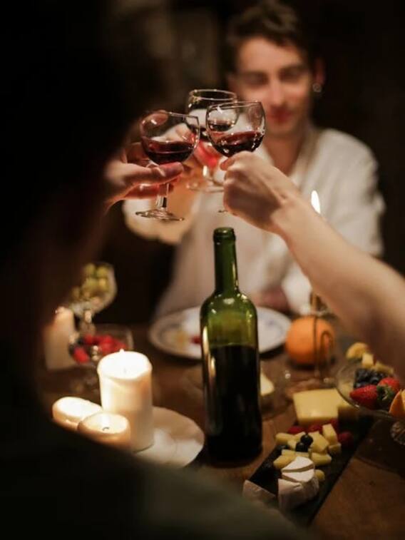 ढक्कन खोलने के बाद कितने दिन में खराब हो जाती है शराब?