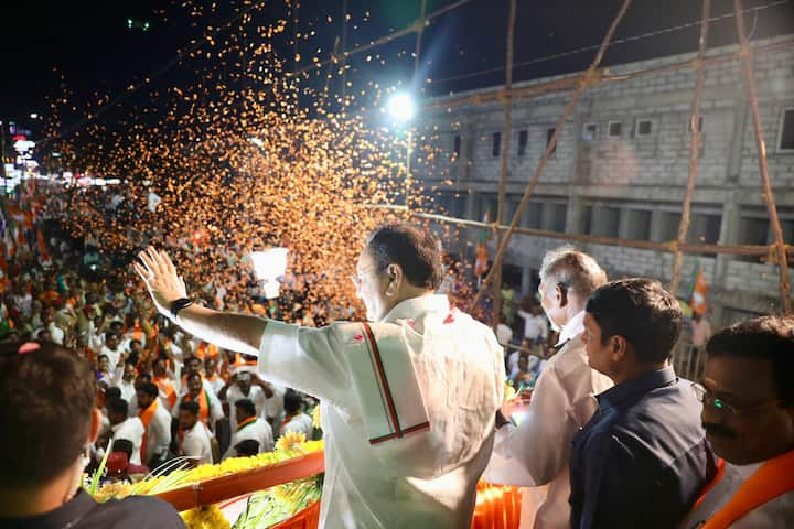 जेपी नड्डा ने एनडीए उम्मीदवार नमस्सिवायम के समर्थन में प्रचार किया.  (क्रेडिट: एक्स/@जेपीनड्डा)