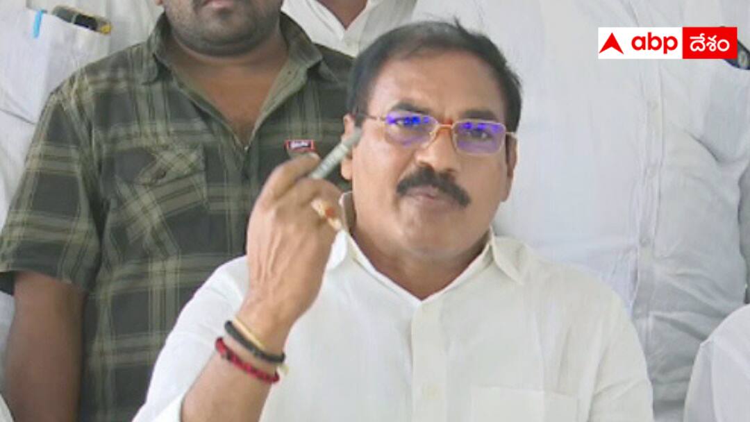 Thota Trimurtulu : శిరోముండనం కేసులో తోట త్రిమూర్తులకు 18 నెలల జైలు శిక్ష - 2 లక్షల జరిమానా court sentenced the Thota trimurtulu to 18 months in prison Thota Trimurtulu : శిరోముండనం కేసులో తోట త్రిమూర్తులకు 18 నెలల జైలు శిక్ష - 2 లక్షల జరిమానా