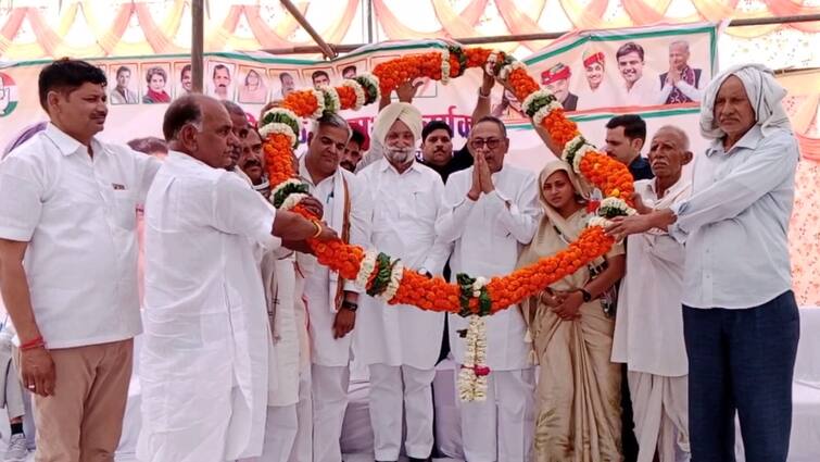 Lok Sabha Election 2024 Congress in charge Sukhjinder Randhawa attends public meeting in Bharatpur ANN BJP और कांग्रेस के लिए प्रतिष्ठा का सवाल बनी भरतपुर सीट, स्टार प्रचारकों ने झोंकी ताकत