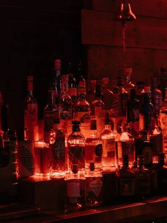 कौन सी है सबसे ज्यादा नशे वाली शराब, जिसका एक पेग ही काफी है?