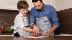 सिर्फ लड़कियों को ही नहीं, लड़कों को भी सिखाएं ये काम, जिंदगी हो जाएगी आसान