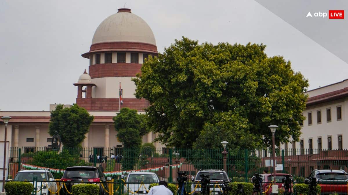 सुप्रीम कोर्ट भी कंफ्यूज! 9 जजों की संविधान पीठ के पास 20 साल से पेंडिंग हैं दो मामले