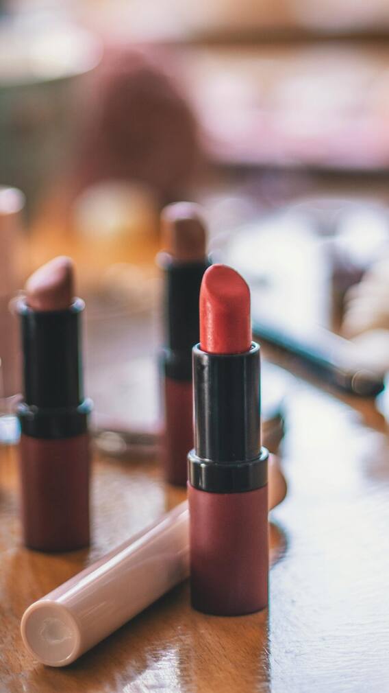 ਲਿਪਸਟਿਕ ਦਾ ਰੰਗ ਕਿਵੇਂ ਬਣਦਾ ਹੈ?