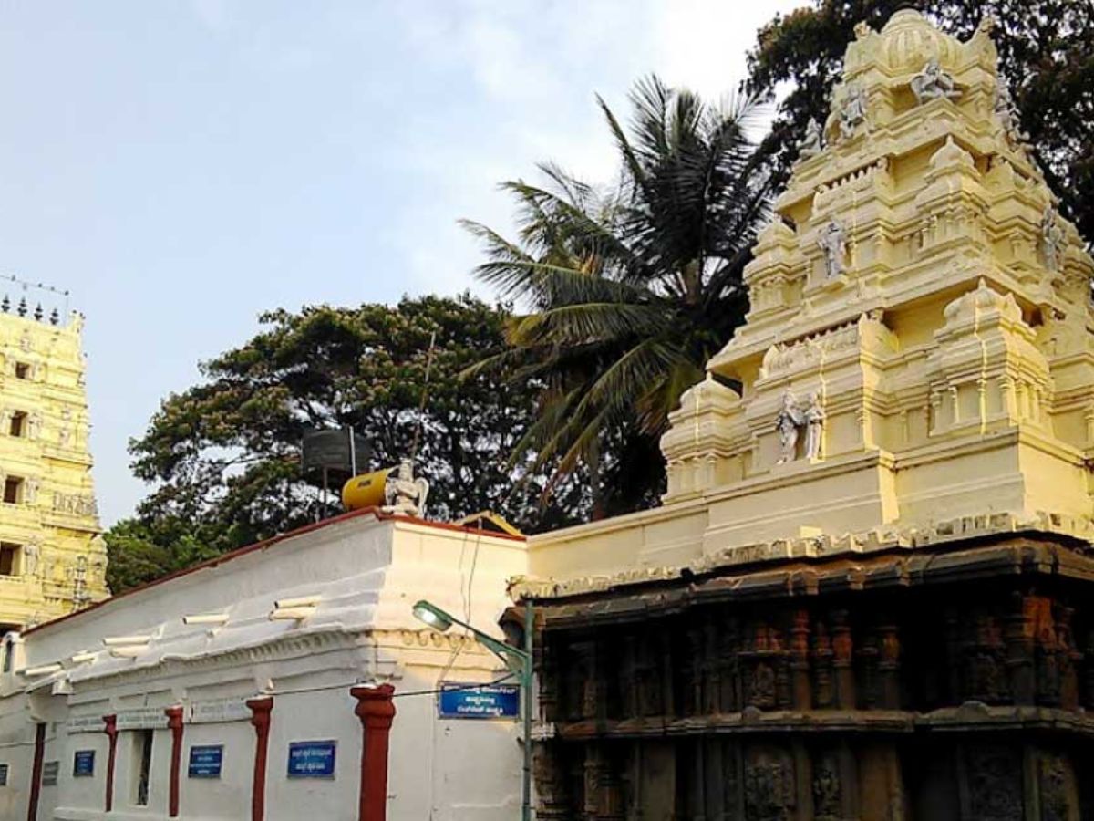 Travel: Unique temple of Shri Ram!  Lord Ram fulfilled Parashuram's wish, gave place to Sita on his right side, visit on the occasion of Ram Navami