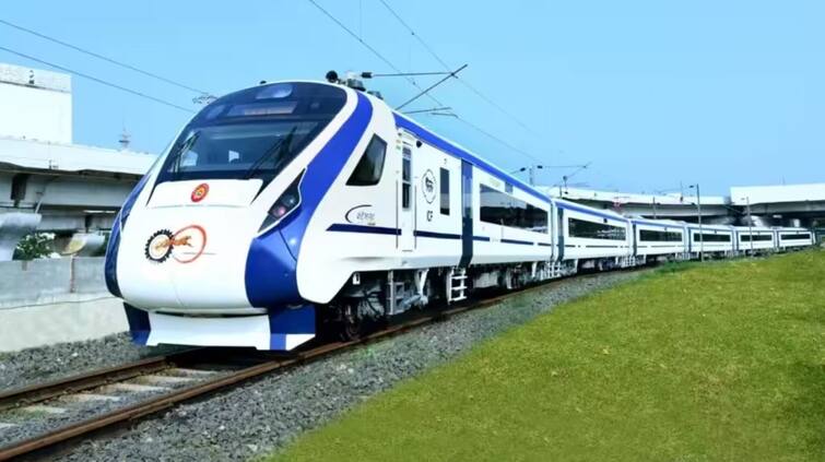 Vande Bharat Express completes five years more than two crore people have traveled india Vande Bharat Express news Railway News  24 राज्ये, 284 जिल्हे आणि 100 मार्ग, वंदे भारत ट्रेनचा विक्रम, 5 वर्षात 2 कोटी लोकांनी केला प्रवास