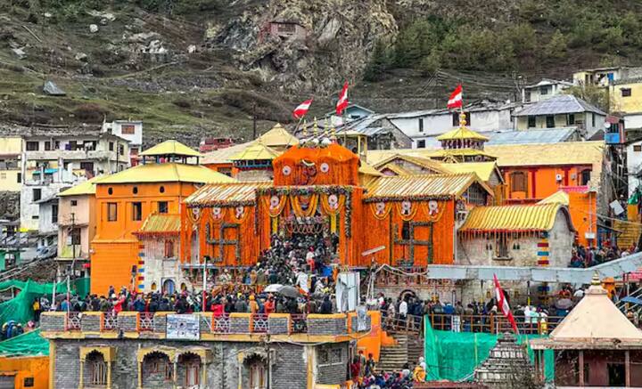 ਹੁਣ, ਕਿਉਂਕਿ ਜਿਵੇਂ ਹੀ ਰਜਿਸਟ੍ਰੇਸ਼ਨ ਖੁੱਲ੍ਹੀ, ਲੱਖਾਂ ਲੋਕਾਂ ਨੇ ਚਾਰਧਾਮ ਯਾਤਰਾ ਲਈ ਆਪਣੇ ਨਾਮ ਦੇ ਦਿੱਤੇ ਹਨ, ਅਜਿਹੀ ਸਥਿਤੀ ਵਿੱਚ ਤੁਹਾਨੂੰ ਵੀ ਕਪਾਟ ਖੁੱਲਣ ਤੋਂ ਪਹਿਲਾਂ ਆਪਣੀ ਰਜਿਸਟ੍ਰੇਸ਼ਨ ਕਰਵਾ ਲੈਣੀ ਚਾਹੀਦੀ ਹੈ।