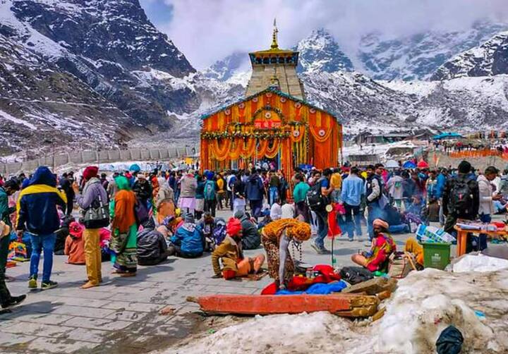 ਦਰਅਸਲ, ਚਾਰਧਾਮ ਯਾਤਰਾ ਦੇ ਪਿਛਲੇ ਅੰਕੜਿਆਂ 'ਤੇ ਨਜ਼ਰ ਮਾਰੀਏ ਤਾਂ ਜ਼ਿਆਦਾਤਰ ਲੋਕ ਗਰਮੀਆਂ ਦੇ ਮੌਸਮ ਵਿਚ ਹੀ ਇਨ੍ਹਾਂ ਧਾਮਾਂ ਦੇ ਦਰਸ਼ਨ ਕਰਨ ਜਾਂਦੇ ਹਨ।