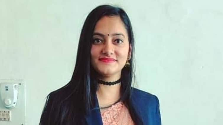 UPSC Success Story safai contactor Daughter Taruna passed in UPSC exam 2023 Result achieved 203rd rank in first attempt ann UPSC Success Story: सफाई ठेकेदार की बेटी तरुणा ने पास की यूपीएससी परीक्षा, पहले अटैम्प्ट में हासिल की 203 रैंक