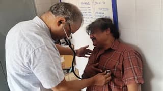 பிரச்சாரத்தின்போது உடல்நலக்குறைவு!  ஐசியுவில் மன்சூர் அலிகான்? என்ன ஆச்சு?