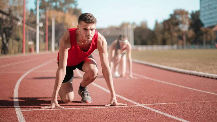 In how many colors are the athletics competition tracks made What is the meaning of the different colors एथलेक्टिक्स प्रतियोगिता के ट्रैक कितने रंगों के बनाए जाते हैं, क्या होता है अलग-अलग रंगों का मतलब?