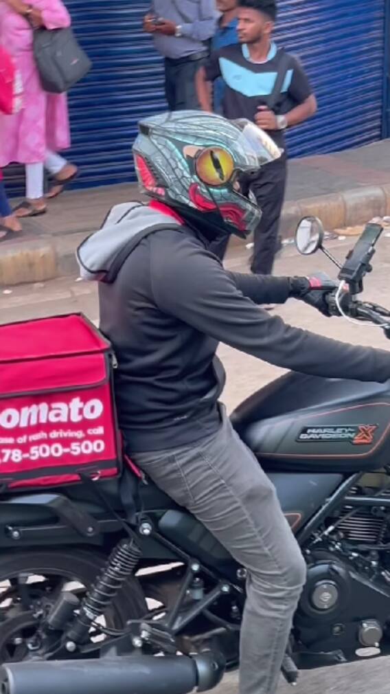 कभी देखी है हार्ले डेविडसन पर फूड डिलिवरी?