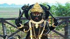 શનિની સાડાસાતીમાં ભૂલથી પણ ન કરો આ કામ, શનિદેવ થઈ જશે કોપાયમાન