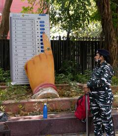 Lok Sabha Elections 2024: कैश, शराब और ड्रग्स...डेढ़ महीने में चुनाव आयोग ने क्या-क्या किया जब्त, हैरान कर रहे आंकड़े!