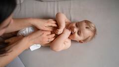 छोटे बच्चों को गर्मियों में कितनी बार मालिश करनी चाहिए, जानें एक्सपर्ट से