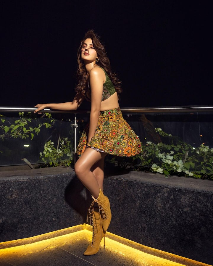 Rhea Chakraborty Photo: રિયા ચક્રવર્તી બોલિવૂડની જાણીતી અભિનેત્રી છે. તે પોતાની લવ લાઈફને કારણે ચર્ચામાં રહે છે.
