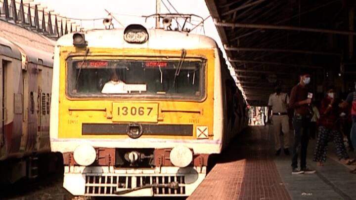 দমদম স্টেশনে ৫ নম্বর প্ল্যাটফর্মের জন্য একাধিক ট্রেন বাতিলের সিদ্ধান্ত। একইসঙ্গে ট্রেনের রুটেও কাটছাঁট করা হয়েছে।