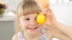 बच्चे को किस उम्र से अंडे देना शुरू करना चाहिए और रोजाना कितने देने चाहिए?